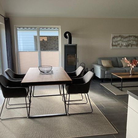 Watt'N Blick - Hundefreundliches Ferienhaus Mit Ausblick Ueber Die Wiesen Bis Zum Deich Schweiburg Eksteriør billede