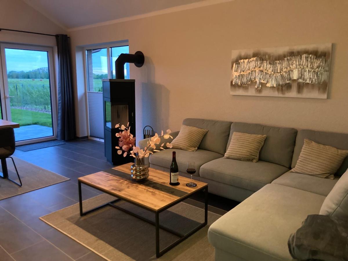 Watt'N Blick - Hundefreundliches Ferienhaus Mit Ausblick Ueber Die Wiesen Bis Zum Deich Schweiburg Eksteriør billede