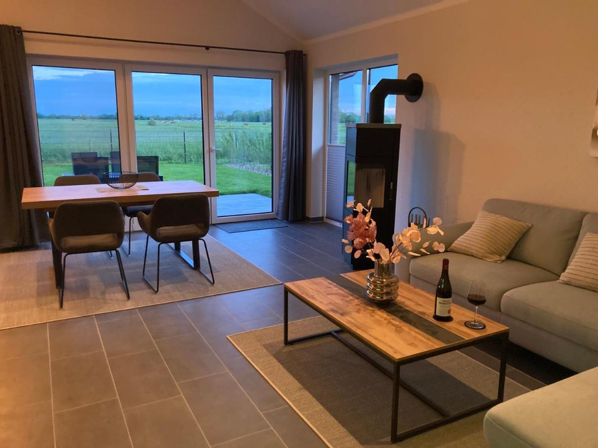 Watt'N Blick - Hundefreundliches Ferienhaus Mit Ausblick Ueber Die Wiesen Bis Zum Deich Schweiburg Eksteriør billede